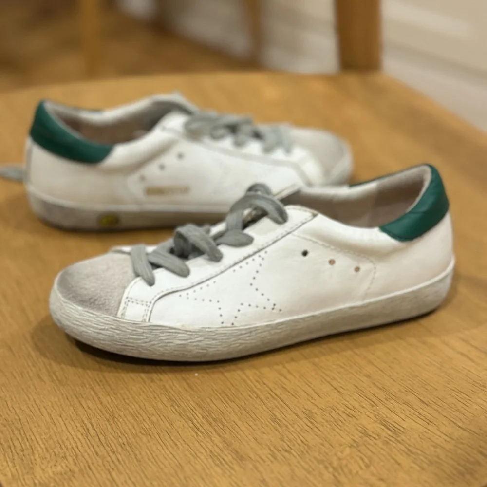 GOLDEN GOOSE | KIDS SUPERSTAR SNEAKER | Size 31